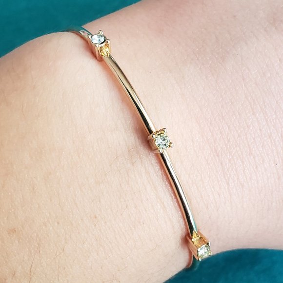 2/15$ Avon minimalist 3 rhinestones bracelet - Picture 1 of 6